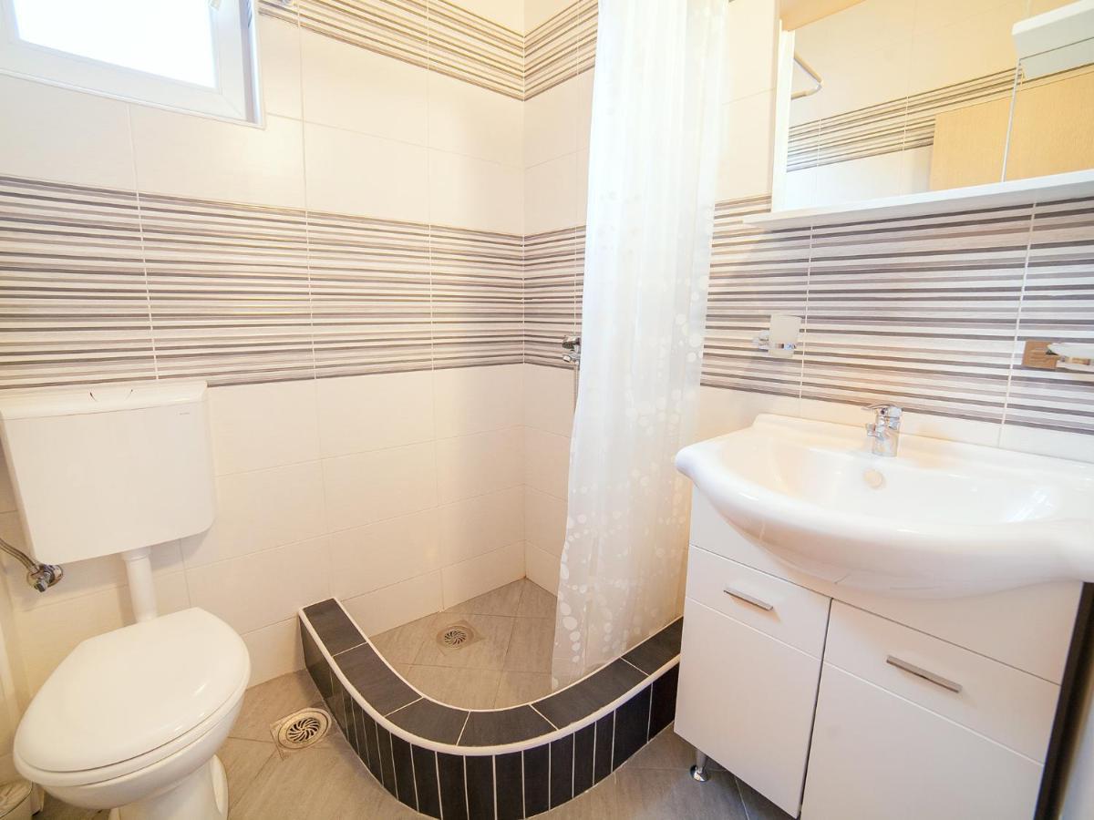 Pansion Nobel Hotel Petrovac Room photo